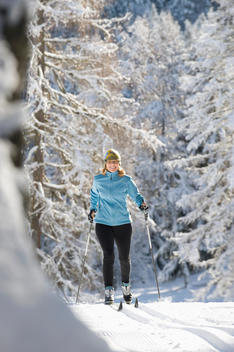 Austria, Tyrol, Seefeld, Woman cross country skiing