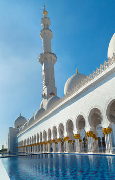United Arab Emirates, Abu Dhabi, View of Sheikh Zayed Mosque
