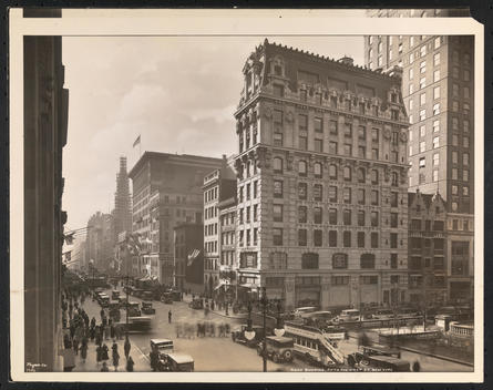 Knox Building At Fifth Avenue And 40Th Street Traffic And Pedestrians Visible.