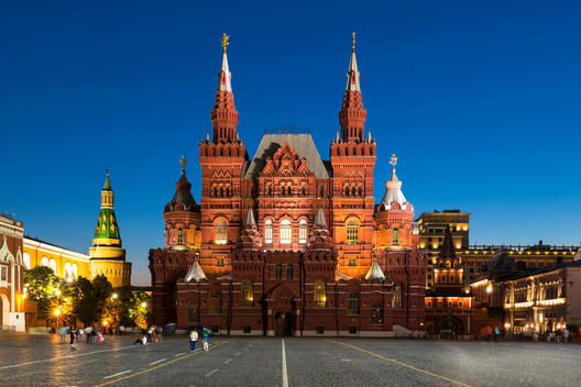 Russia, Central Russia, Moscow, Red Square, Kremlin wall, Arsenal Tower, State Historical Museum and Iberian Gate right at night