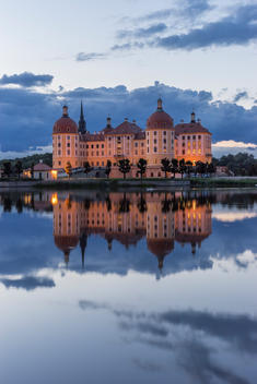 Germany, Saxony, Moritzburg Castle at castle pond