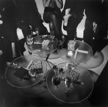 Oscar Party- 4 round glass table VF 2002