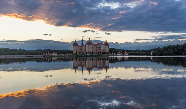 Germany, Saxony, Moritzburg Castle at castle pond