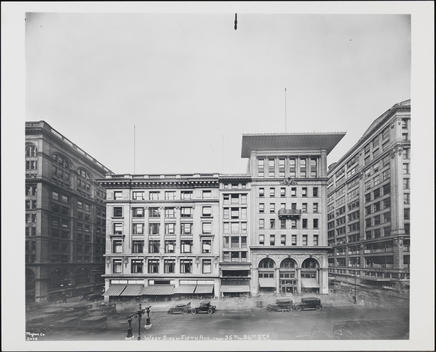 The West Block Front Of 5Th Avenue Between 35Th And 36Th Streets.