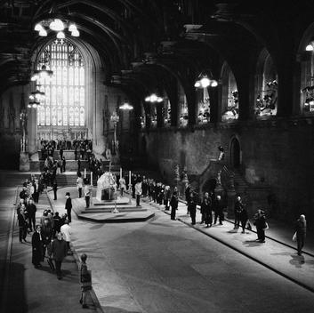 Crowds Of People Queue And Pay Their Respects To The Queen Mother Who Was Lying In State In Westminster Hall.