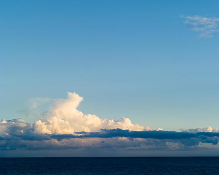 Nizza, Wolkengebilde ueber dem Meer I Nice, cloud formation over the ocean
