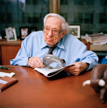 Elderly Man Worked As Brokerage Clerk And Stock Analyst During Great Depression And Still Goes To His Office Everyday