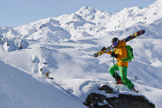 Austria, North Tirol, Mature man skiing