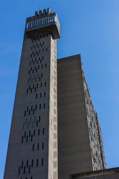 Trellick Tower is a 31-storey block of flats in North Kensington, Royal Borough of Kensington and Chelsea, London, England.[1] It was designed in the Brutalist style by architect Ern_ Goldfinger,[2] after a commission from the Greater London Council in 19