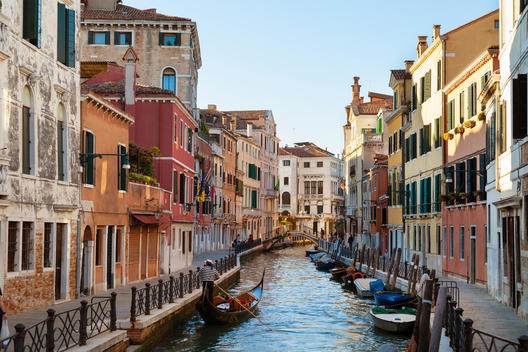 Italy, Venice, Sleepy canal in Dorsoduro
