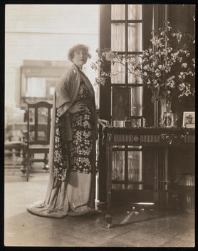 Florence Reed Dressed In An Ornate Japanese Tea Kimono, In The Parlor Of Her Residence.