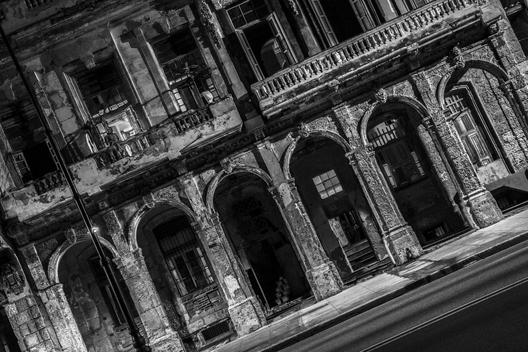 Half crumbled building in Havana
