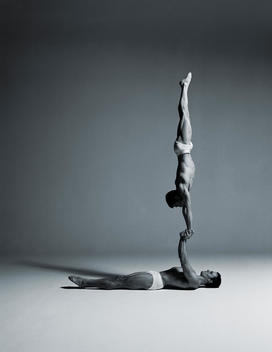 acrobat gymnasts balance strain