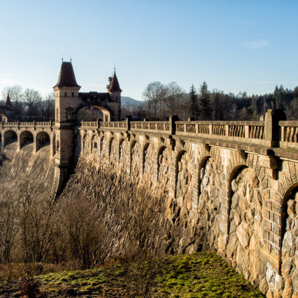 Les Kralovstvi dam in Czech