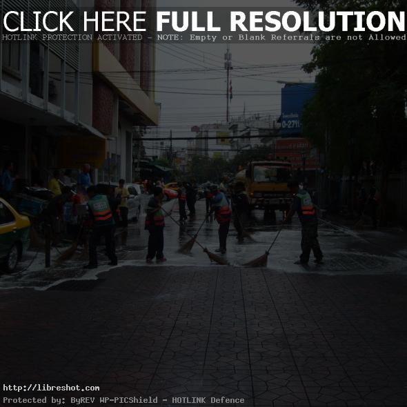 Street cleaners in Bangkok