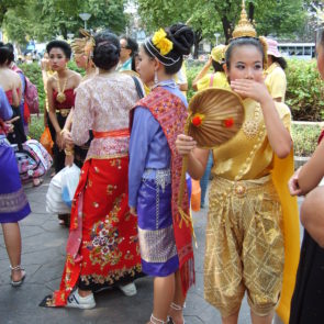 Thai girls in traditional clothing