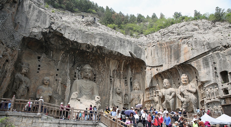 cave of the great buddha, 493 years after jc, fengxian temple