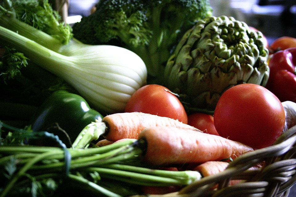 vegetables, basket, carrots
