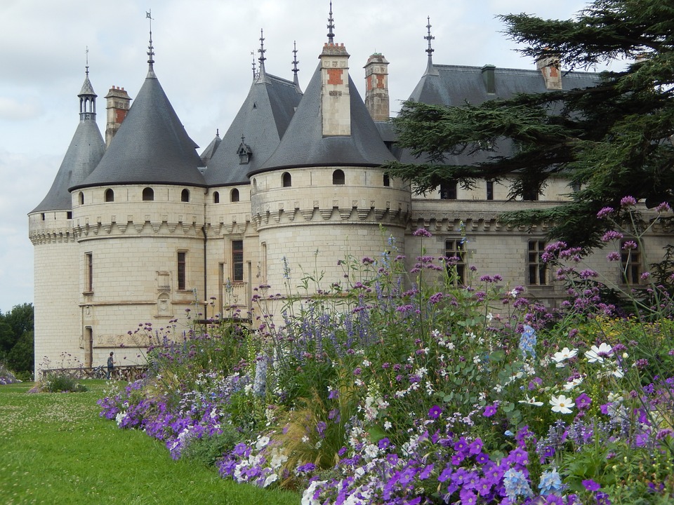 château de sully-sur-loire, royal castle, france