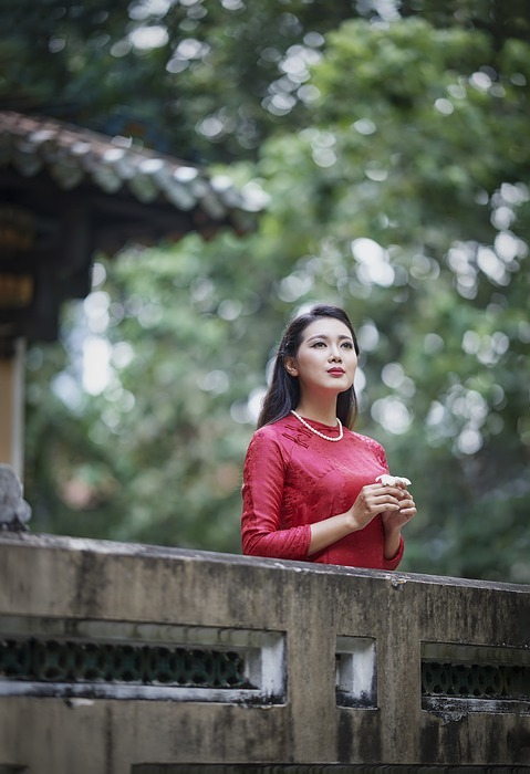 lifestyle, long skirt, vietnamese lunar new year
