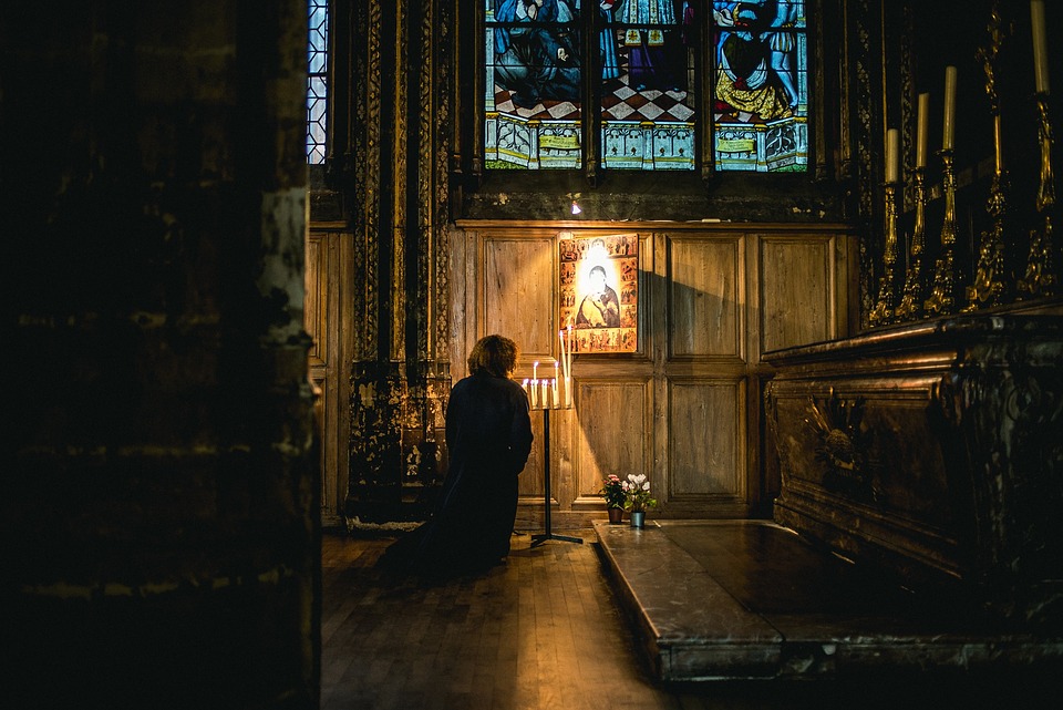 pray, church, kneeling
