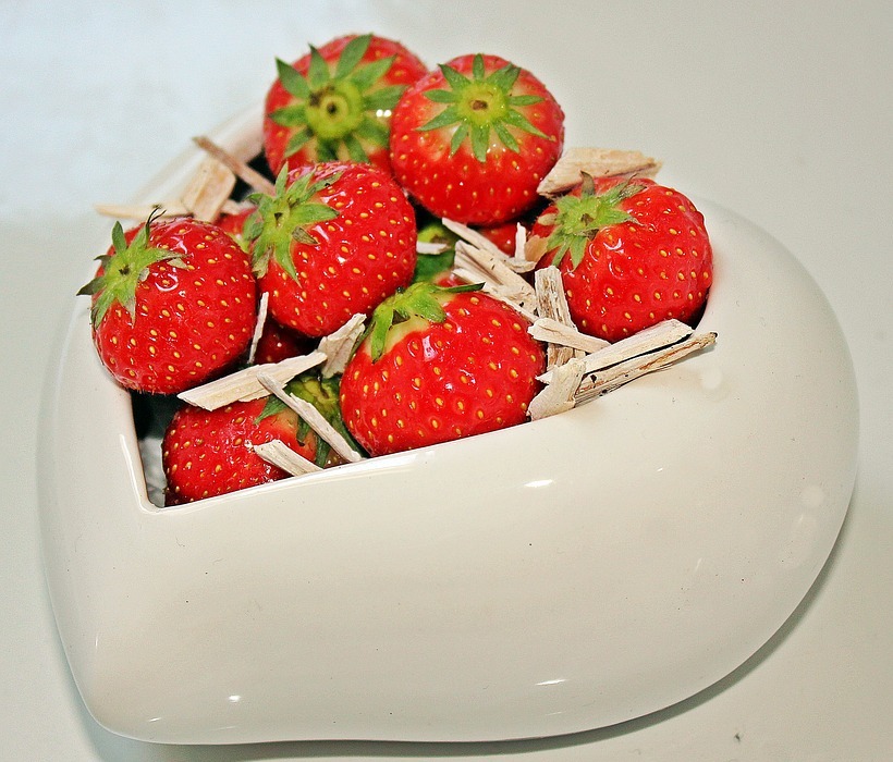 mother's day, strawberries, red