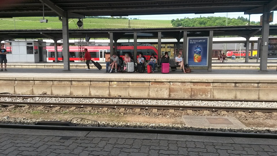 platform scene, würzburg, friday afternoon