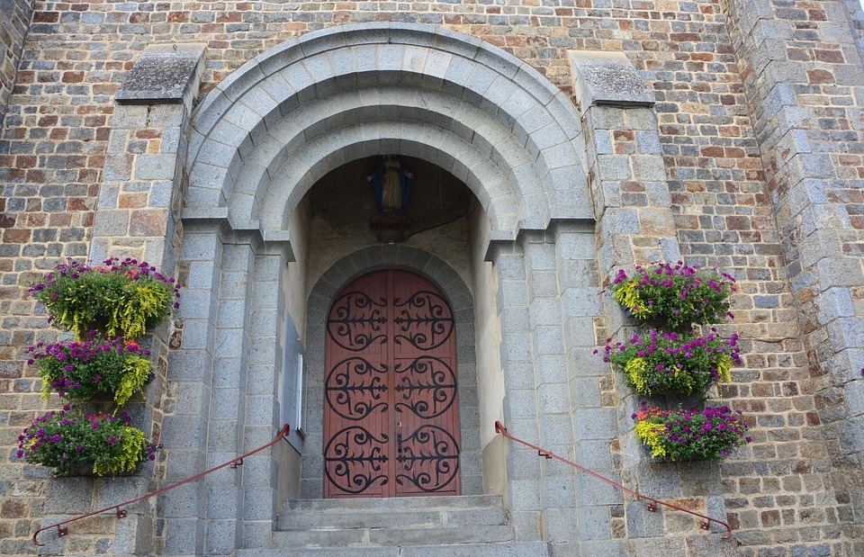 portal church, church tinteniac, catholic
