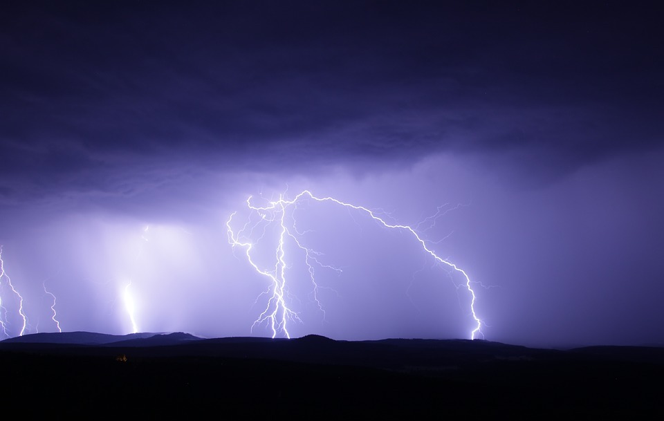 flash, thunderstorm, ore mountains