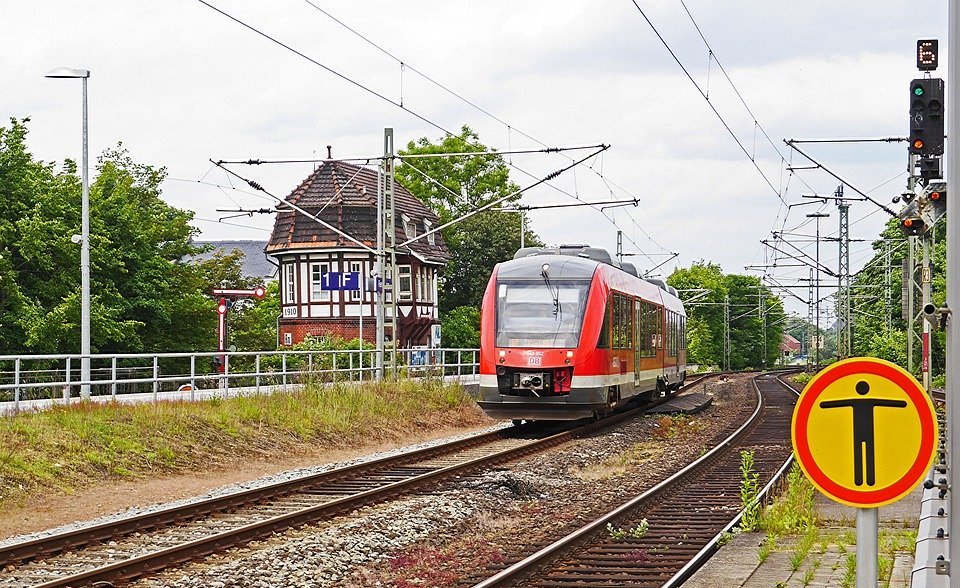 rendsburg, historical positioner, modern train
