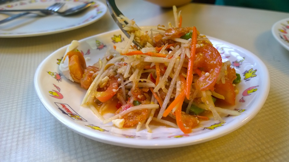 green papaya salad, thai food, som tam