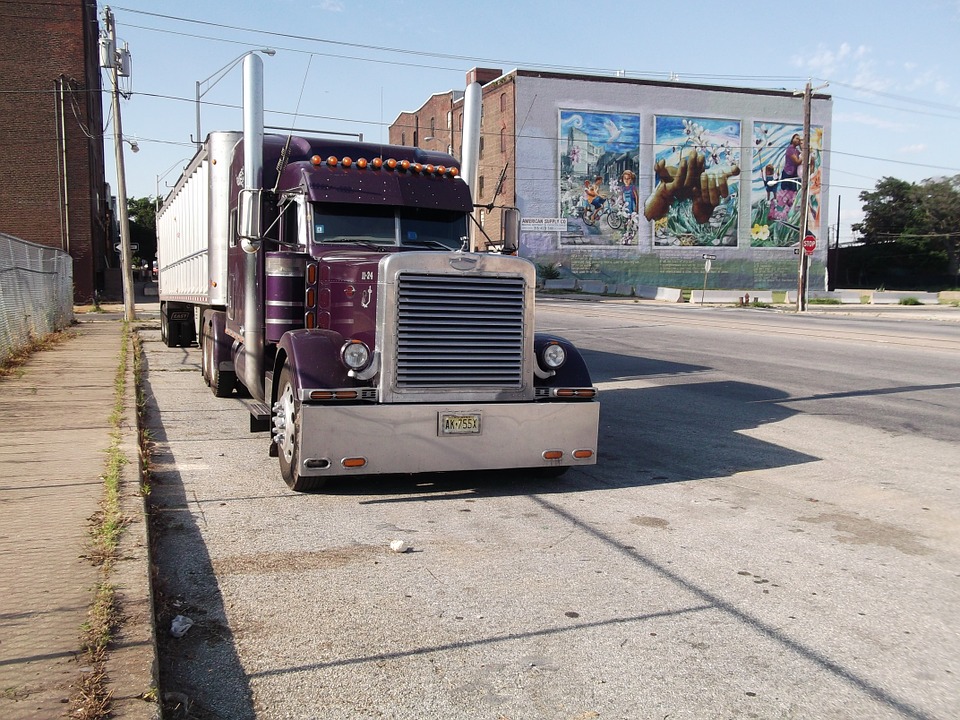 trailer, mural, downtown