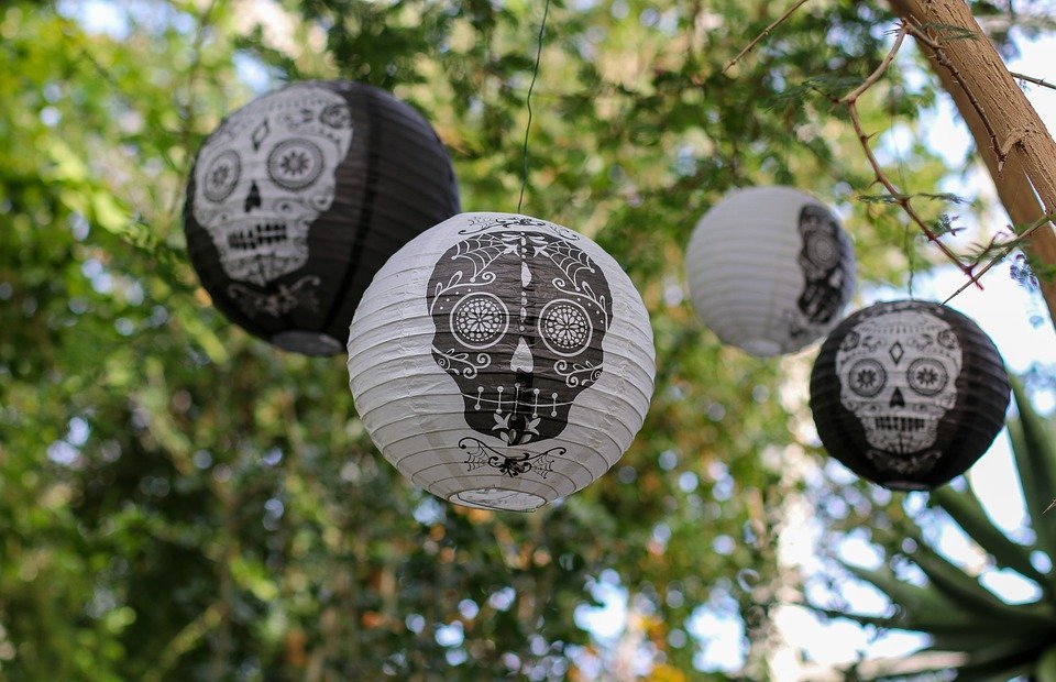 lanterns, day of the dead, sugar skulls