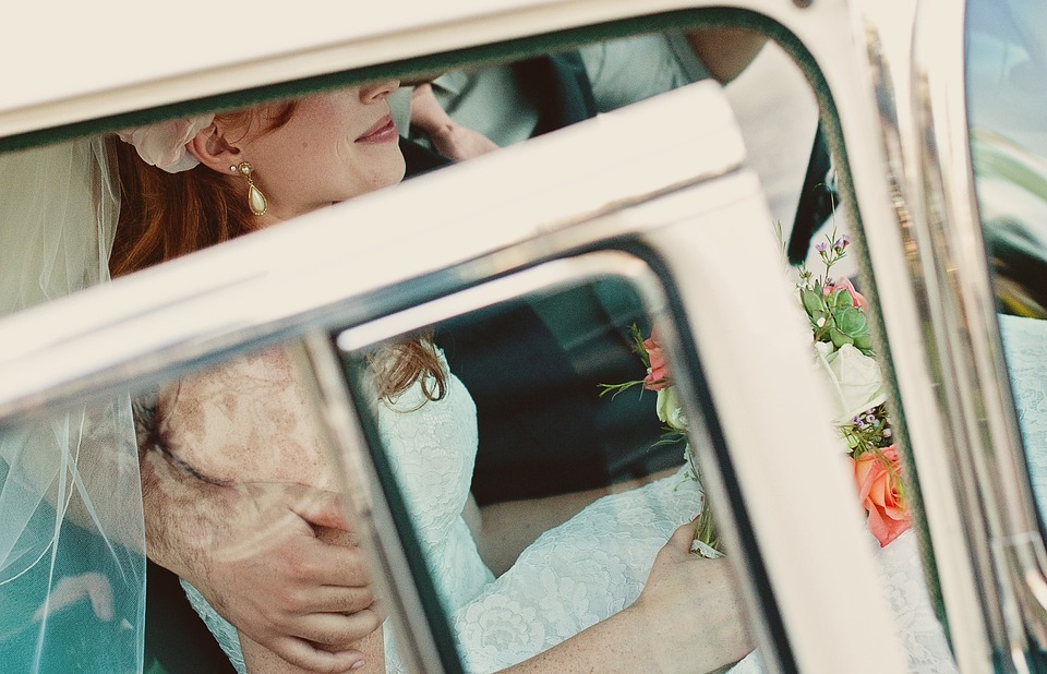 bride, car, exiting