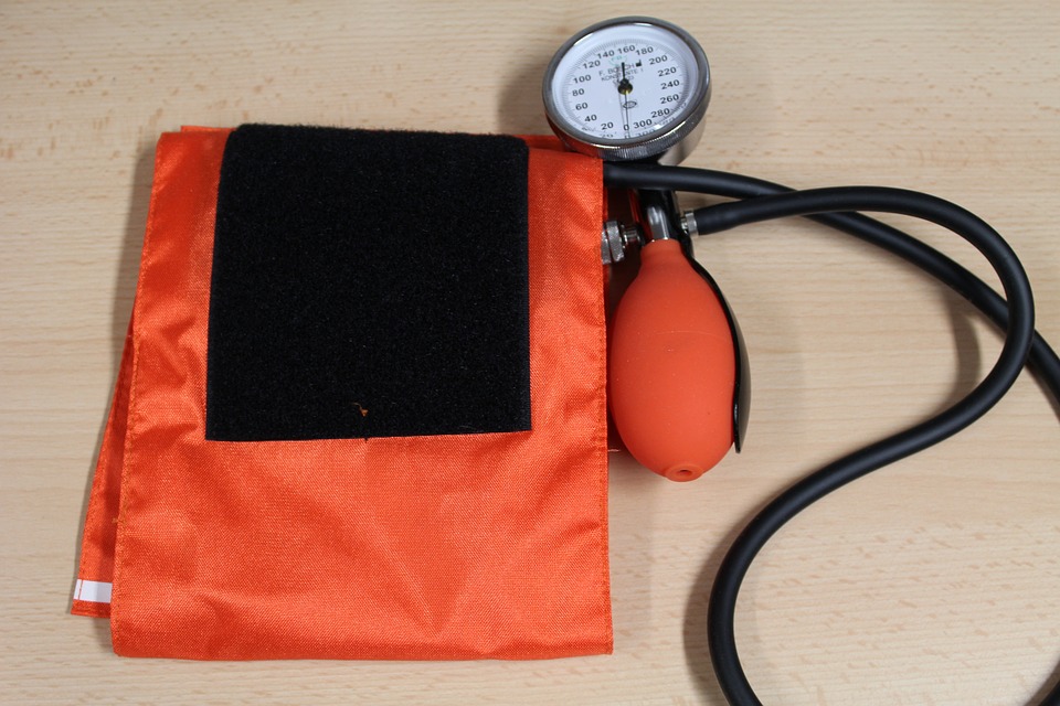 blood pressure, blood pressure monitor, measure blood pressure