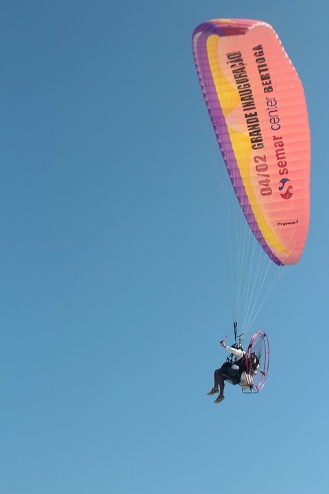 parachute, motorised parachute, walking in the air