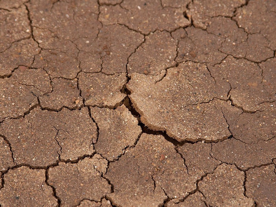earth, dry, dehydrated