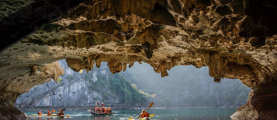 vietnam, bat cave, kayak
