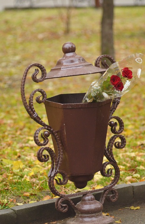 roses, flowers, flowers in an urn