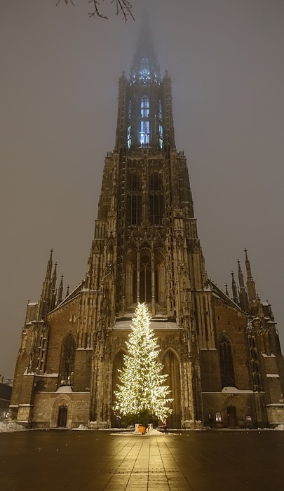 ulm cathedral, christmas tree, illuminated
