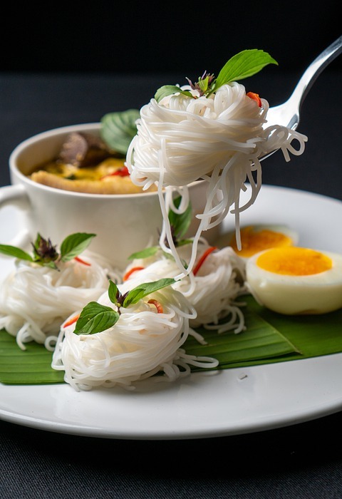 thai food, rice noodles, food