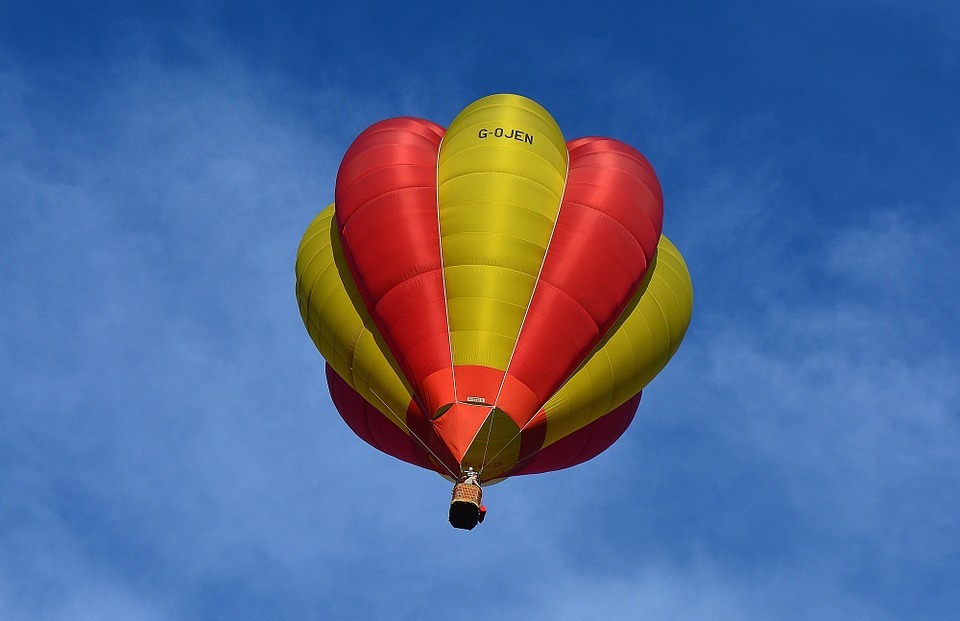 hot air balloon, balloon, floating