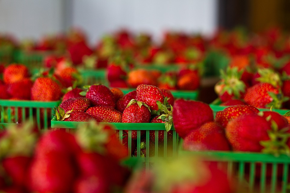 strawberries, baskets, food