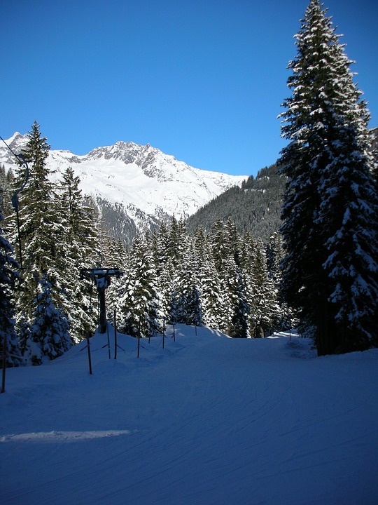 skiing, backcountry skiiing, winter sports