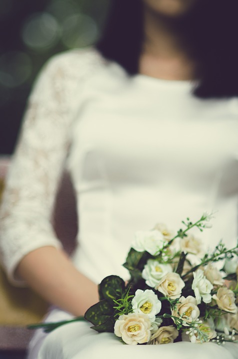 bride, bouquet of flowers, roses