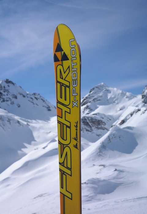 ski, skiing, surreptitious advertising