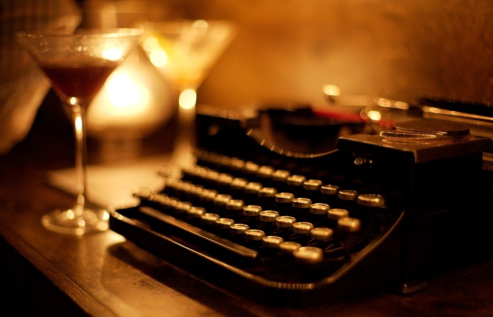 typewriter, keyboard, table