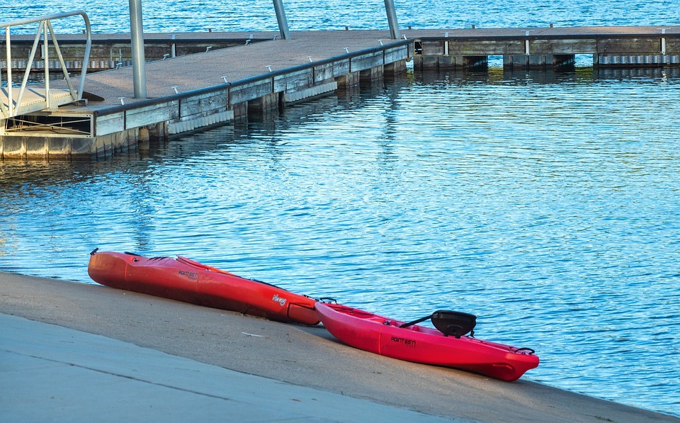 kayaks, red, lake