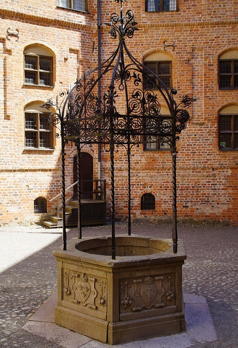 fountain, courtyard, schlosshof