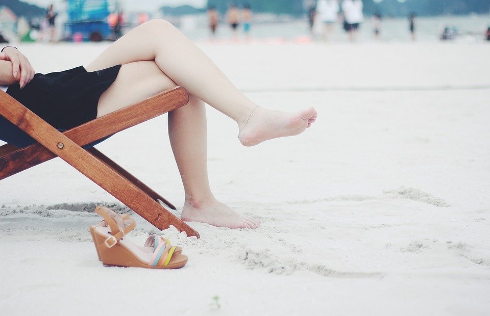 beach, beach chair, feet